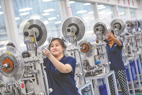 科技企業(yè)生產(chǎn)忙